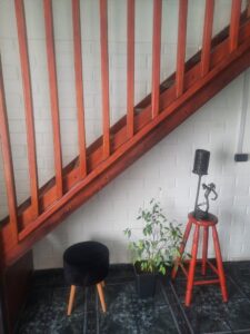 Escalera de madera de casa en venta en Quilicura