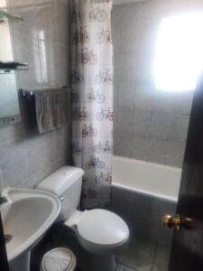 Baño con tina de casa en venta en Quilicura